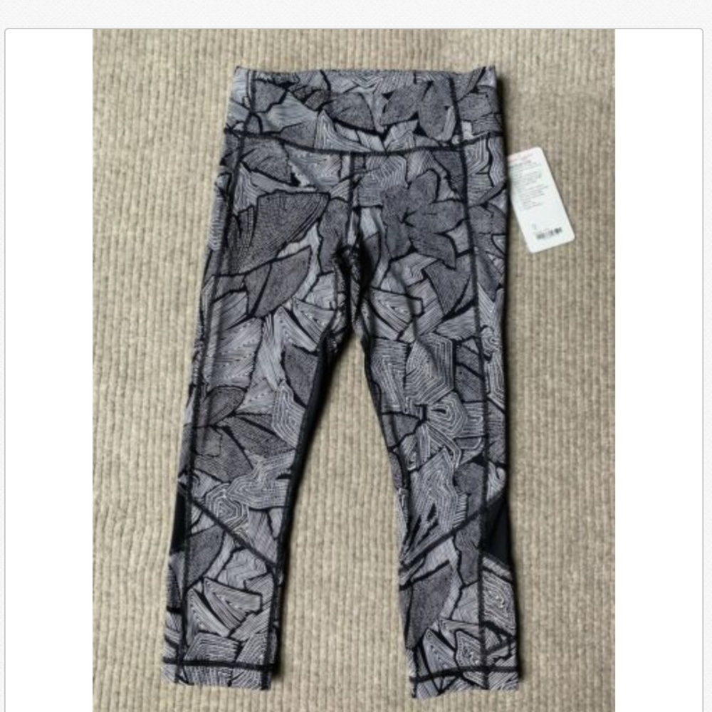 LULULEMON 'Pace Rival Crops' Sz 6 Dottie Tribe